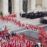 Ratzinger, 50mila a San Pietro per l’ultimo saluto