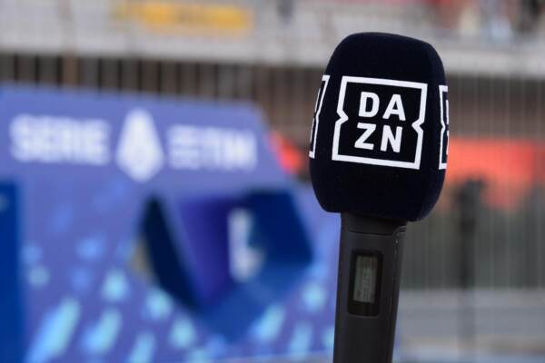 Dazn, Urso convoca vertici azienda