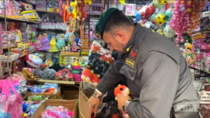 Napoli, sequestrati 5,4 milioni di prodotti contraffatti