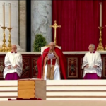 Ratzinger, Papa Francesco: “Sua gioia sia perfetta nell’udire voce Dio”