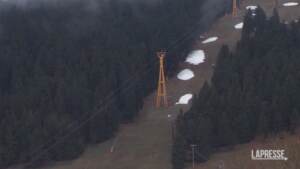 Germania, il caldo lascia senza neve le piste da sci
