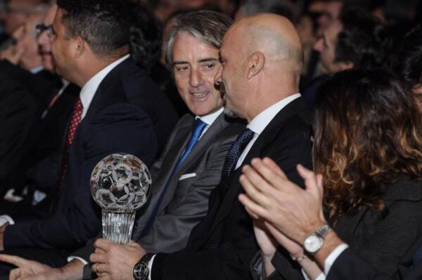 Vialli, Mancini: “Perdo un fratello, ho sperato in miracolo”