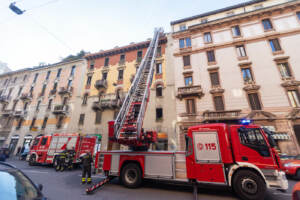 Milano, Incendio in appartamento al primo piano di Via Plinio 18.