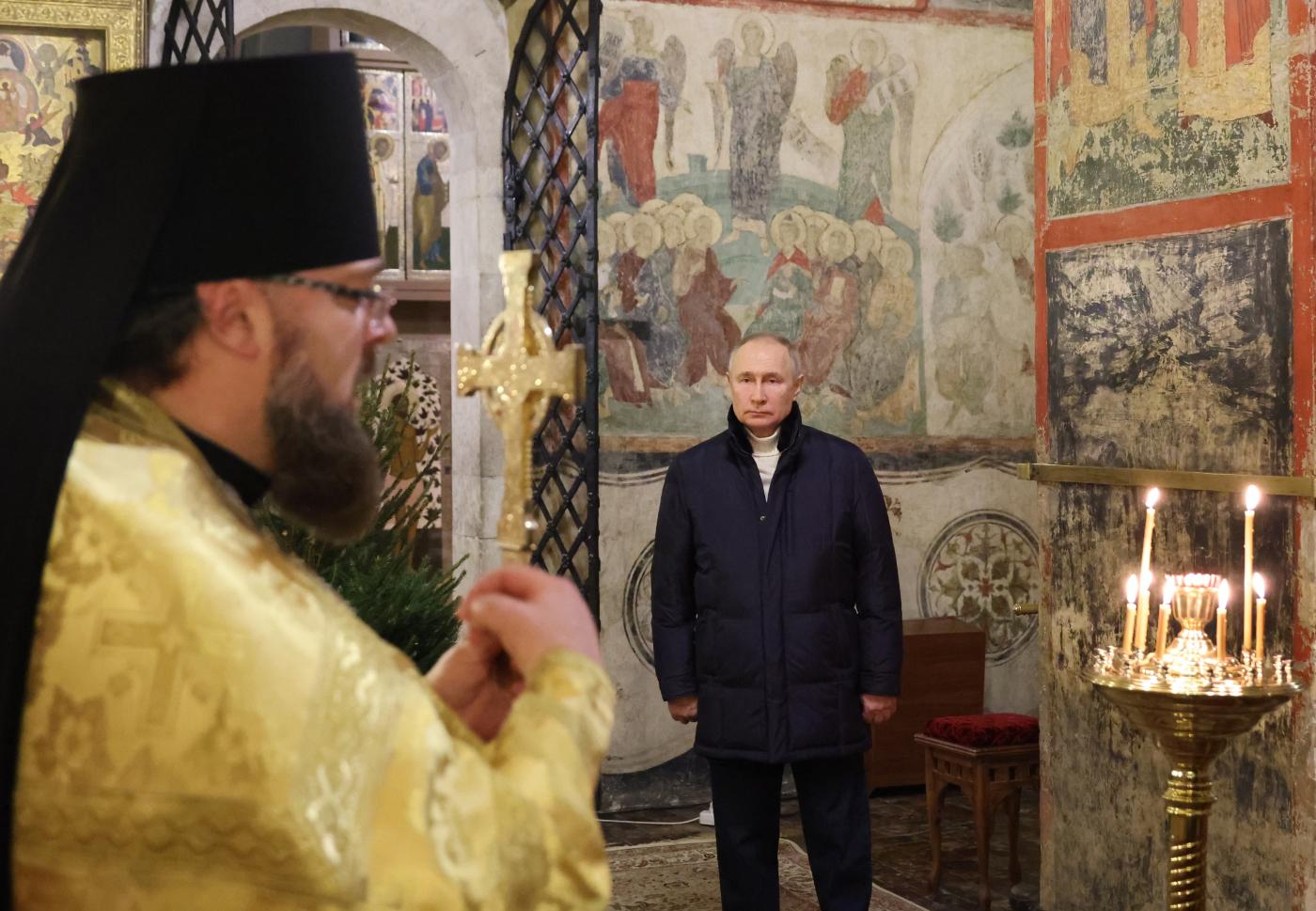 Putin solo alla messa per il Natale ortodosso