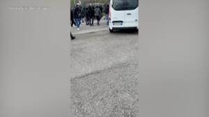 Arezzo, scontri tra tifosi: le immagini all’autogrill