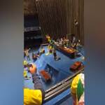 Brasile, sostenitori Bolsonaro assaltano Parlamento