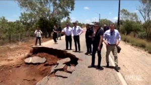 Australia, primo ministro visita zone colpite da alluvioni