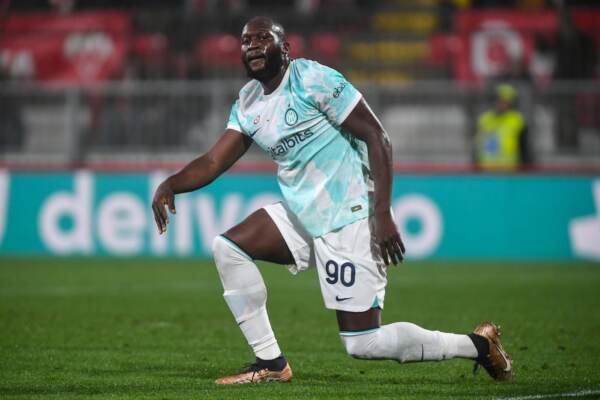 Inter, si ferma Lukaku: infiammazione al ginocchio