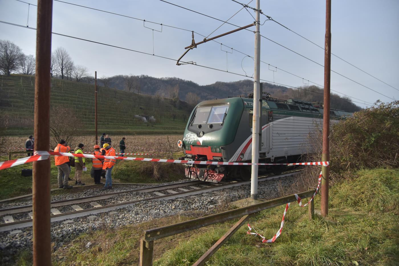 Arezzo muore investito da treno LaPresse