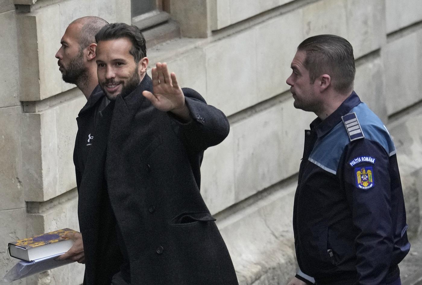 Andrew Tate, oggi la decisione del tribunale Andrew Tate, oggi la decisione del tribunale