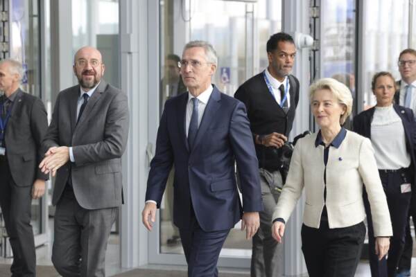 Nato-Ue, incontro Stoltenberg, Michel e von der Leyen