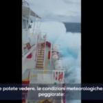 Migranti, Ocean Viking verso Ancona: “Onde da 6 metri”