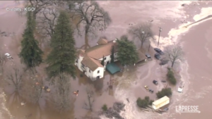 California, la città di Gilroy sommersa dall’acqua
