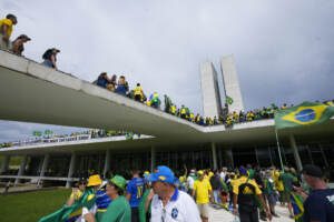 Brasile, 1.500 arresti dopo assalto a istituzioni