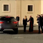 Meloni arriva in Vaticano per incontrare il Papa