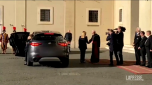 Meloni arriva in Vaticano per incontrare il Papa