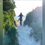 Sardegna, star del web entra in spiaggia in moto: è polemica
