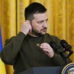 Ucraina, Zelensky: “Non sono sicuro Putin sia vivo”