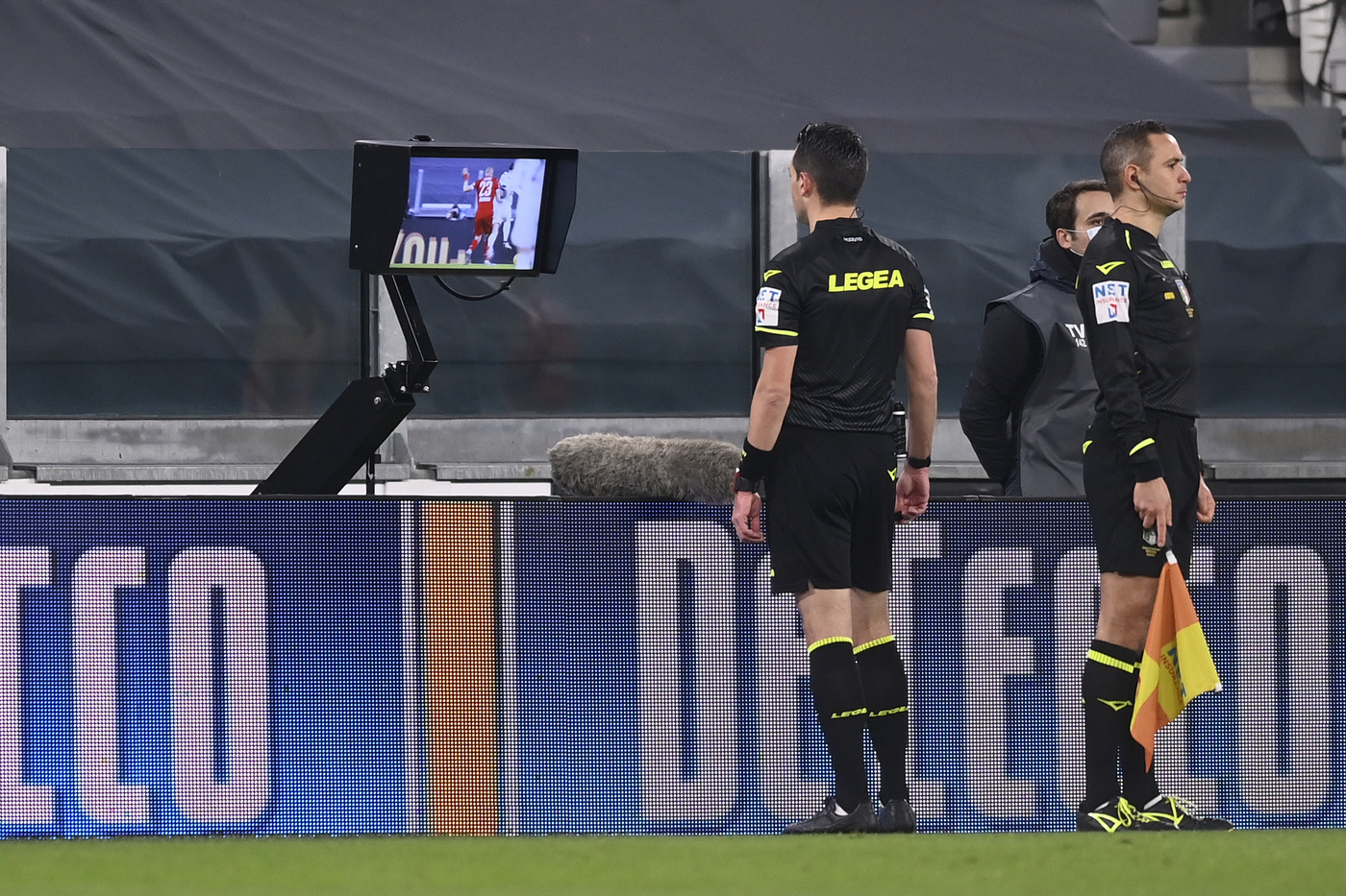 Calcio, esordio in Supercoppa per fuorigioco semiautomatico