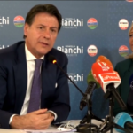 Benzina, Conte: “Su accise da governo presa in giro fantozziana”