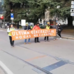 Milano, attivisti clima bloccano traffico