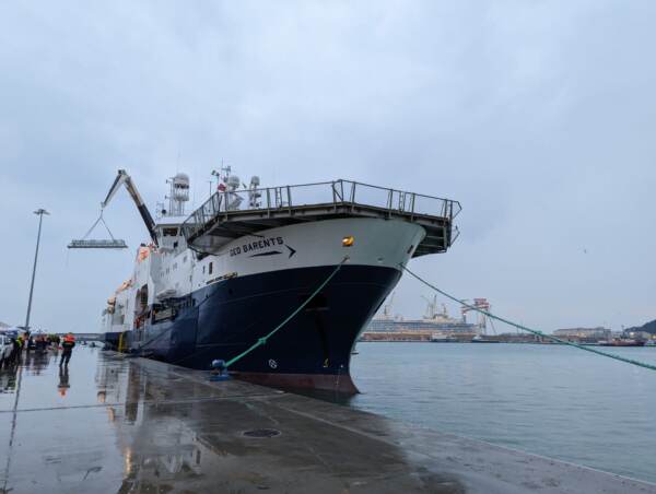 Migranti, Geo Barents ad Ancona