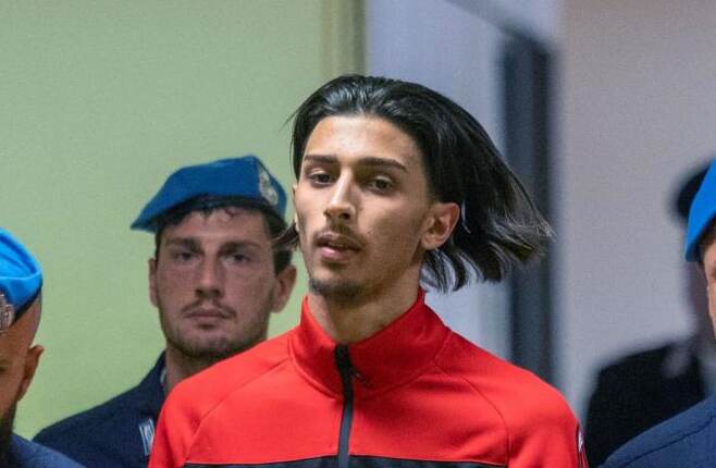 Arrestato Baby Gang, trovato con una pistola in hotel Arrestato Baby Gang, trovato con una pistola in hotel