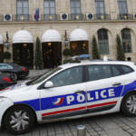 Parigi, getta neonato dal secondo piano di un hotel: fermata turista dagli Stati Uniti