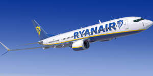 Ryanair, rissa su un volo per Londra: pilota costretto a atterraggio d’emergenza