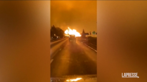 Lituania, esplode gasdotto vicino autostrada: fiamme alte 50 metri