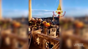 Firenze, intervento dei vigili del Fuoco sulla cupola del Duomo