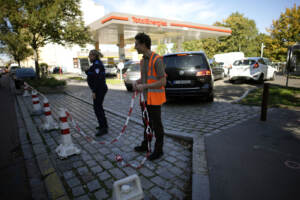 Caos benzina Francia: sciopero dei lavoratori delle raffinerie, lunghe code ai distributori