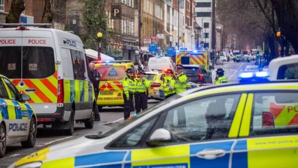 Londra, sparatoria vicino chiesa: 4 feriti