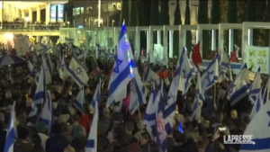 Israele, in migliaia protestano contro governo Netanyahu