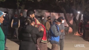 Nepal, aereo caduto: corpi trasferiti in ospedale