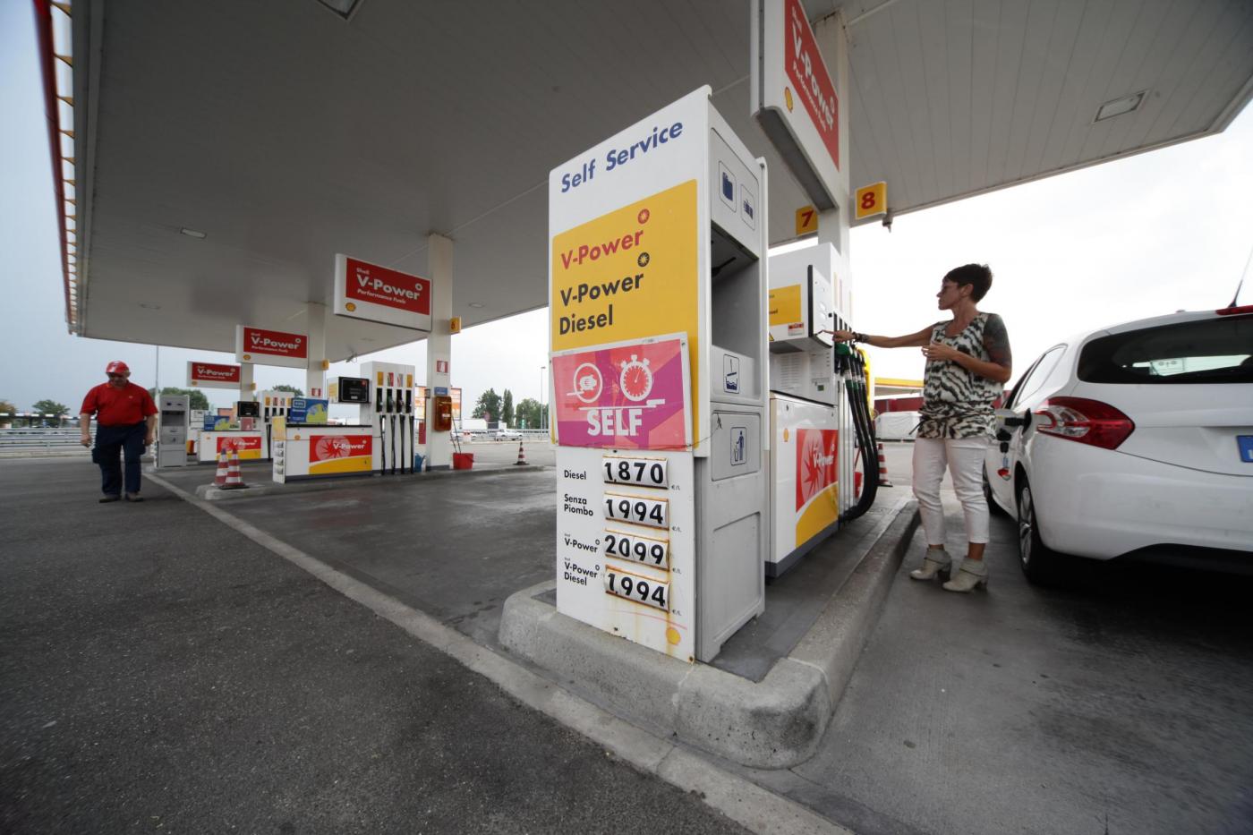 Accise, confermato sciopero benzinai Accise, confermato sciopero benzinai