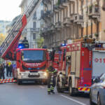 Milano, a fuoco palazzo storico