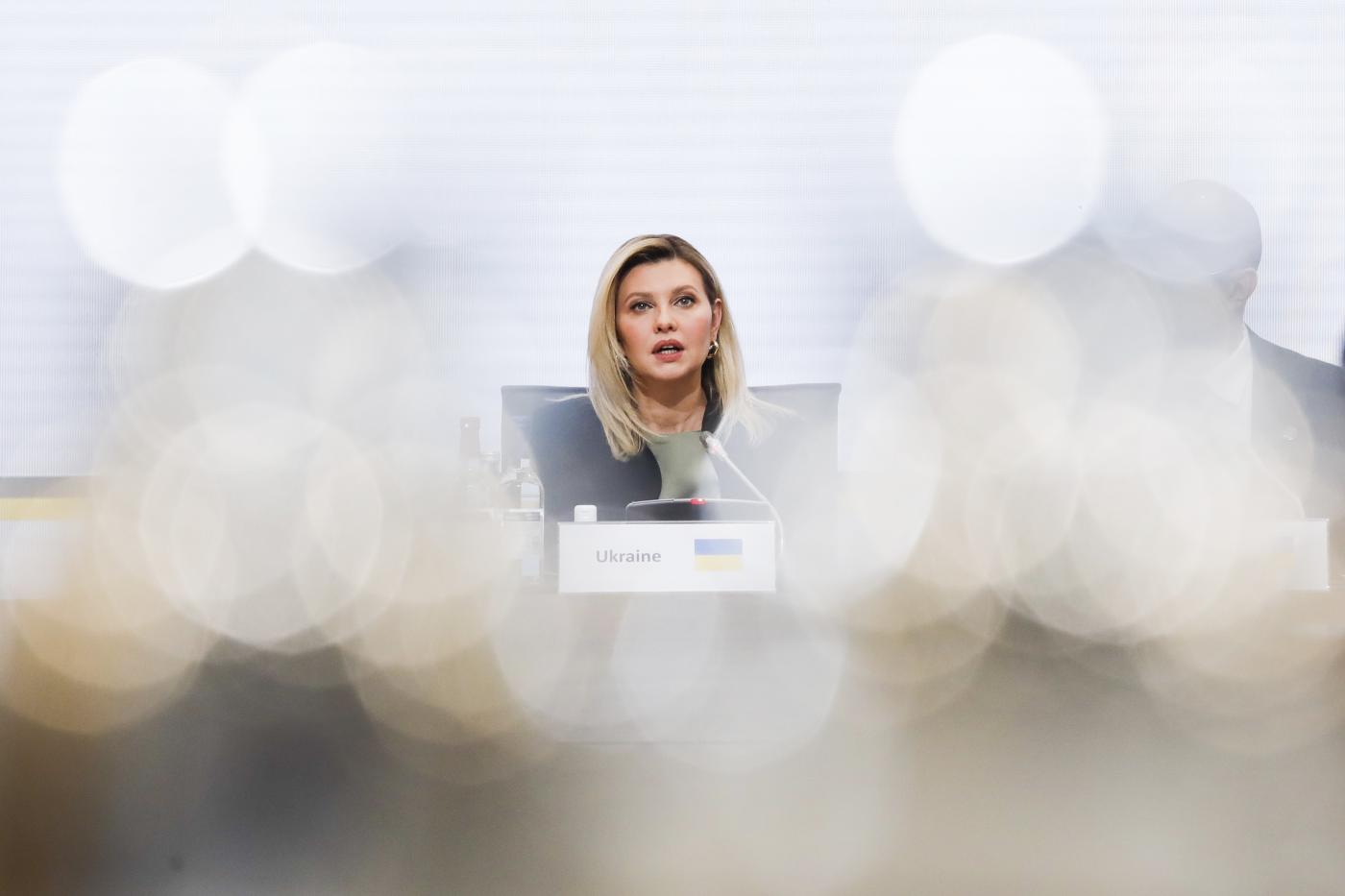 Ucraina, Olena Zelenska a Davos: “No a nuova Chernobyl”
