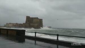 Napoli, ciclone Thor si abbatte sulla città