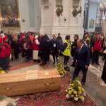 Palermo, Schifani rende omaggio alla bara di Biagio Conte