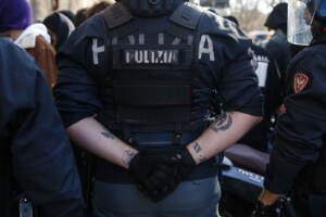 Roma, manifestazione scuole occupate: la polizia blocca gli studenti in corteo