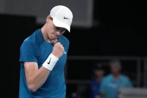 Jannik Sinner batte Tomas Martin Etcheverry nel secondo turno degli Australian Open