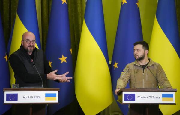 Guerra Russia-Ucraina, Charles Michel a Kiev: conferenza con il presidente ucraino Zelensky