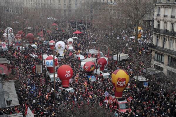 Manifestazione a Parigi contro la riforma delle pensioni
