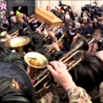 Gina Lollobrigida, fanfara bersaglieri a funerali