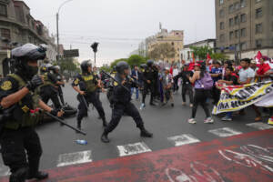 Perù, scontri polizia-manifestanti: 2 morti