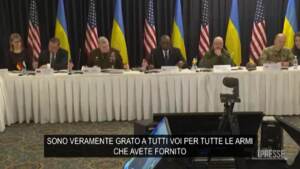 Ucraina, Zelensky chiede aiuti: “Il tempo è un’arma russa”