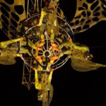 Cile, acrobati entusiasmano il pubblico con spettacolo aereo