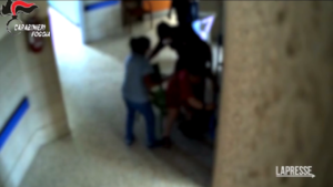 Foggia, abusi su pazienti psichiatrici: le violenze in video
