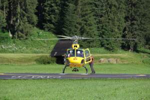 Crollo blocco ghiaccio sulla Marmolada, il soccorso alpino al lavoro